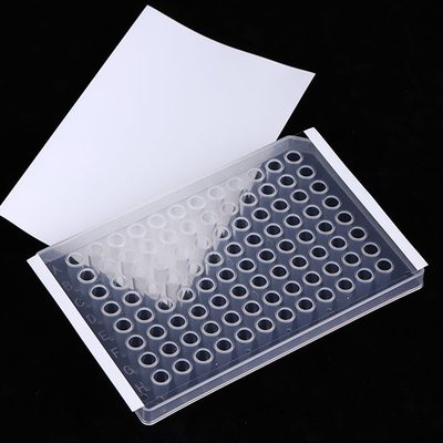 Alti film trasparente buono di sigillamento del piatto di PCR del film di sigillamento di Microplate del film 96 Non permeabili rispondenti di PCR